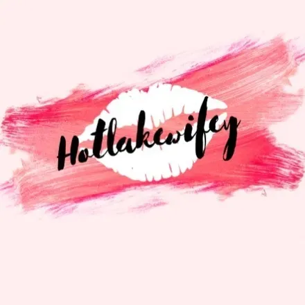 OnlyFans account  thehotlakewifey avatar 1
