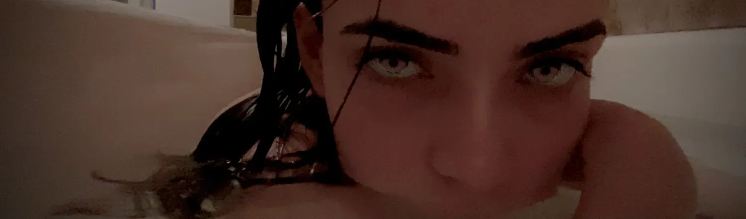 OnlyFans cuenta ravenceciliax avatar 1