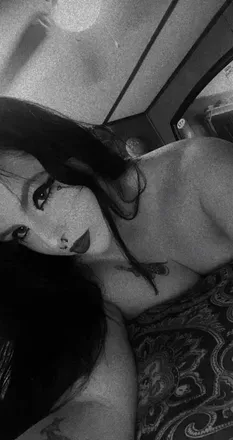 OnlyFans cuenta annaelizabethhewitt header 2