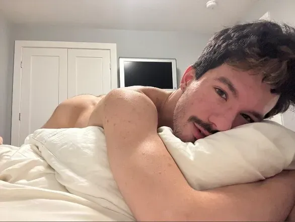 OnlyFans account  pedrothreetimes header 2