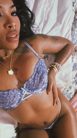 OnlyFans cuenta igiveyoumunchiesss header 2