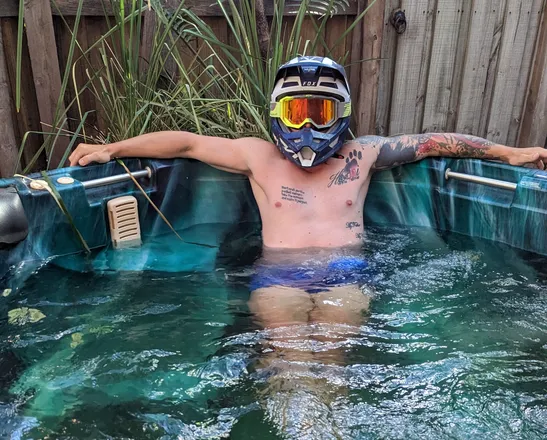 OnlyFans account  joshreynoldsinthehelmet header 2