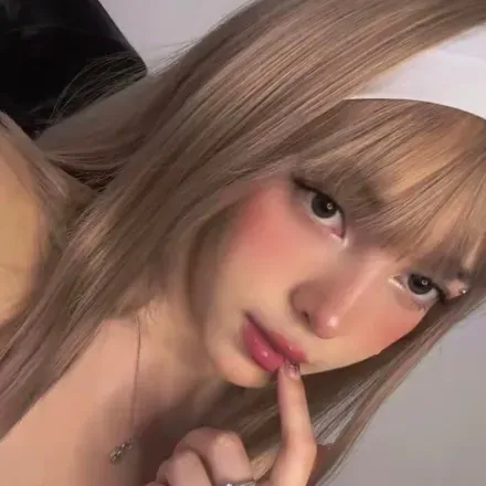 OnlyFans account  estheeecute avatar 1