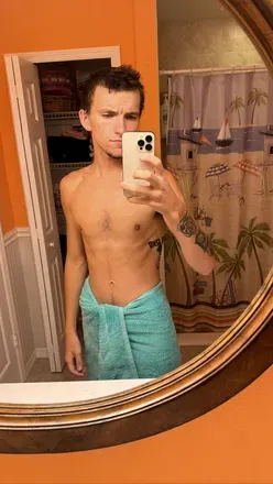 OnlyFans cuenta tylertheinternn header 2