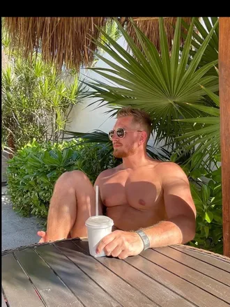 OnlyFans cuenta fitshynhfree header 2