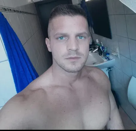 OnlyFans cuenta why_not_now2020 avatar 1