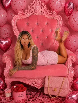 OnlyFans account  aidathorry header 2