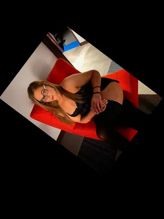 OnlyFans cuenta ampugirl header 2
