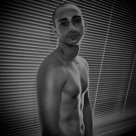 OnlyFans cuenta nakedkirk avatar 1