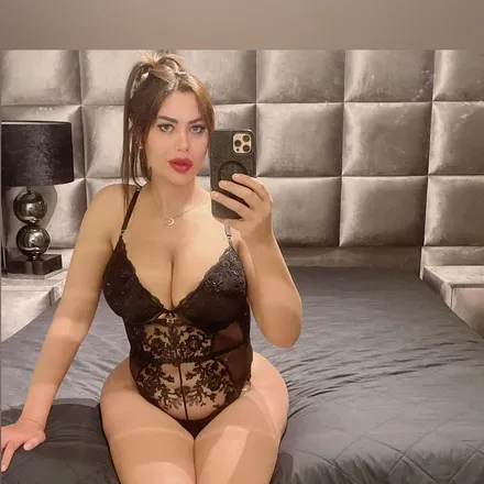 OnlyFans cuenta karma_amsterdam header 2