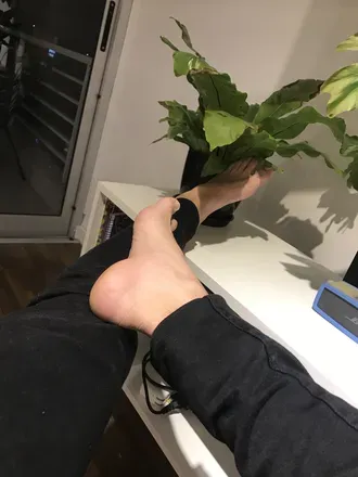 OnlyFans cuenta hornyfeet69 avatar 1
