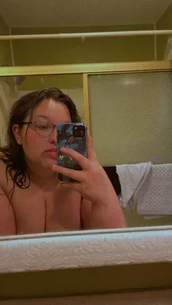 OnlyFans cuenta kathughes avatar 1