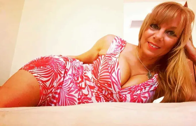 OnlyFans account  sweetlystylish header 2