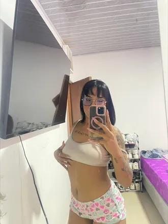 OnlyFans cuenta karola210101 header 2