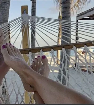 OnlyFans cuenta polishedandpetite header 2