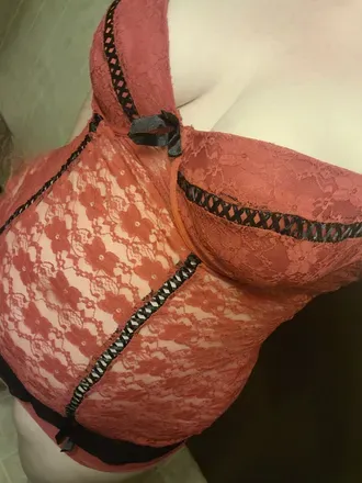 OnlyFans account  green-eyed-girl avatar 1