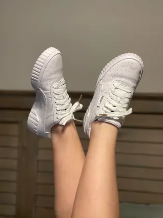 OnlyFans account  shoesmywomanwears avatar 1