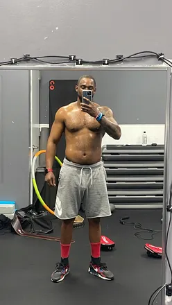 OnlyFans account  flyboyv header 2