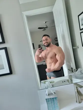 OnlyFans cuenta monstahmike header 2