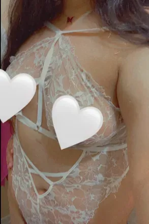 OnlyFans cuenta tastethereya header 2