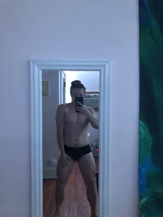 OnlyFans cuenta holditagainstme avatar 1