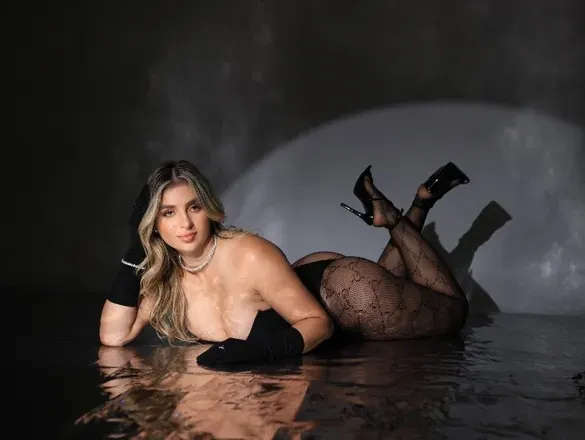 OnlyFans cuenta annioficialx header 2