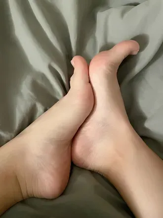 OnlyFans cuenta petitefeet9999 avatar 1