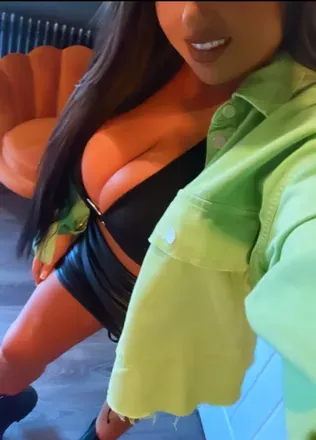 OnlyFans cuenta hotparisxxx header 2