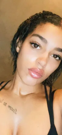 OnlyFans account  txumami header 2