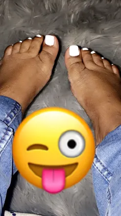 OnlyFans account  femininefeet21 header 2