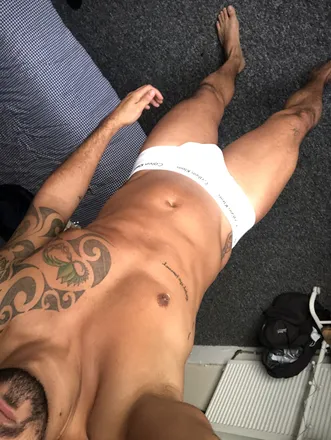 OnlyFans cuenta cousinhouse header 2