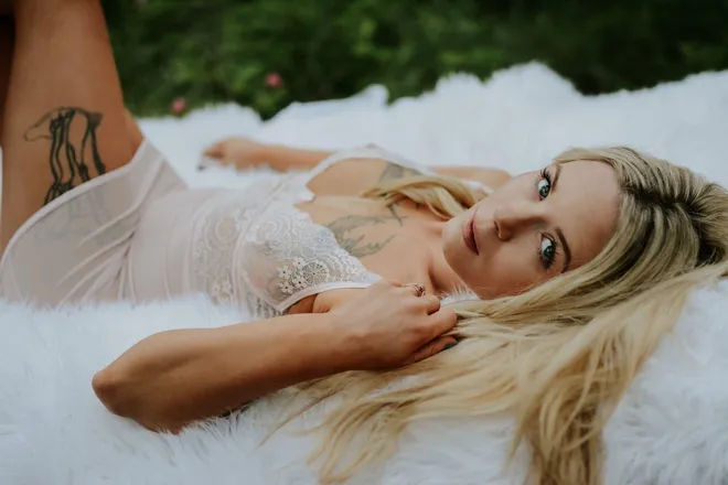 OnlyFans cuenta summerturnsgray header 2