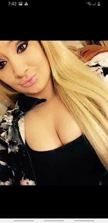 OnlyFans cuenta queenkarleyd header 2