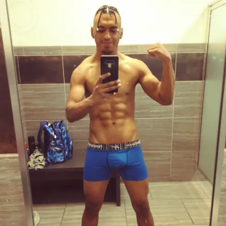 OnlyFans cuenta soloalex33 header 2