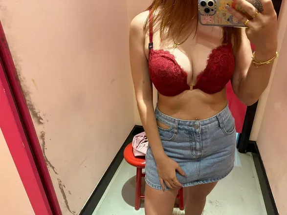 OnlyFans cuenta sharonxc header 2