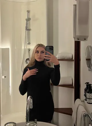 OnlyFans cuenta ninasommer2002 header 2