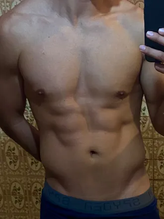 OnlyFans cuenta emmr9 header 2