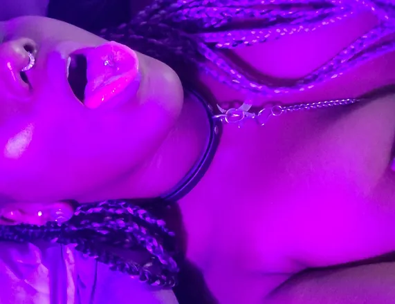 OnlyFans cuenta goth_thiccc header 2