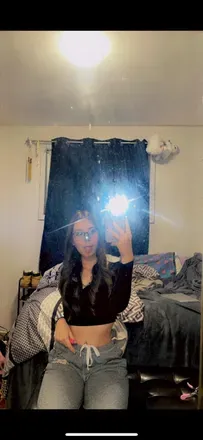 OnlyFans cuenta thesweetestpeachessecret header 2