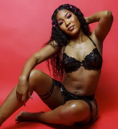 OnlyFans cuenta mrsmilkmarieee header 2