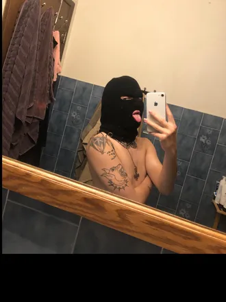 OnlyFans cuenta prettyintwink header 2