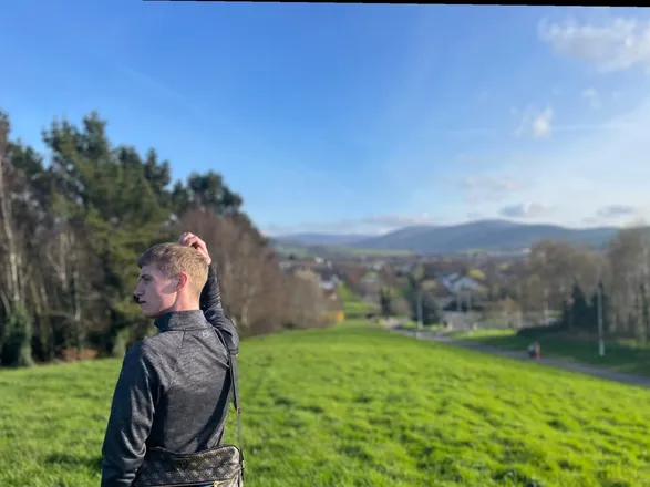OnlyFans cuenta youngsinnernaughyboi header 2
