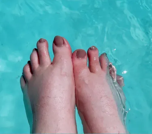 OnlyFans cuenta angelicpinkytoes header 2