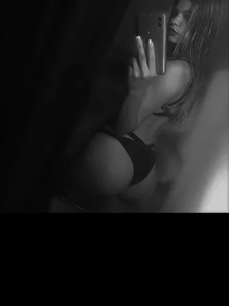 OnlyFans account  adelintubebe header 2