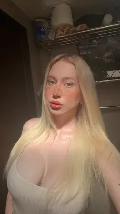 OnlyFans cuenta freenextdoornova avatar 1