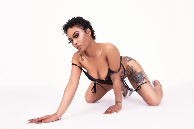 OnlyFans cuenta raquelmonea header 2
