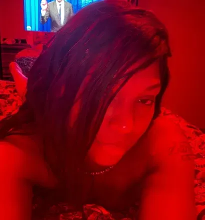 OnlyFans cuenta karlisathedomme header 2