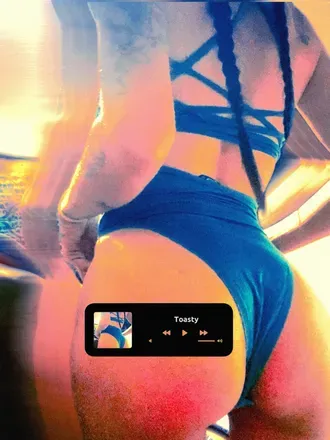 OnlyFans cuenta twowheelsandagirl avatar 1