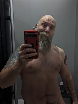 OnlyFans cuenta beardedvikingweirdo header 2