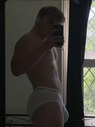 OnlyFans cuenta b4byb0yblu3 header 2